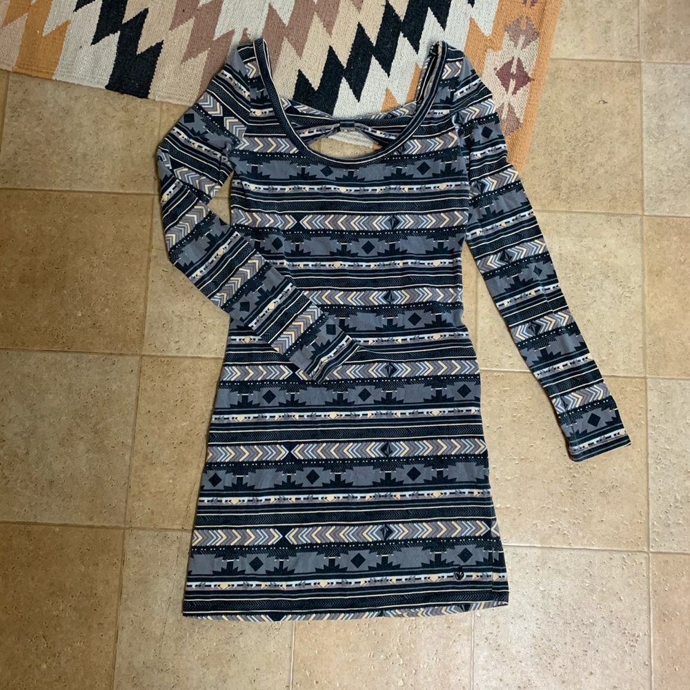 💕 Tribal Print Long Sleeve Bodycon Dress 🎉